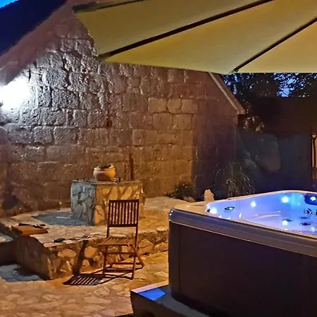 Authentic Stone House Jeanette Holiday home